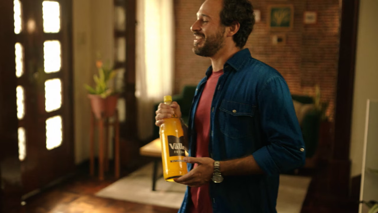 comercial jugos del valle